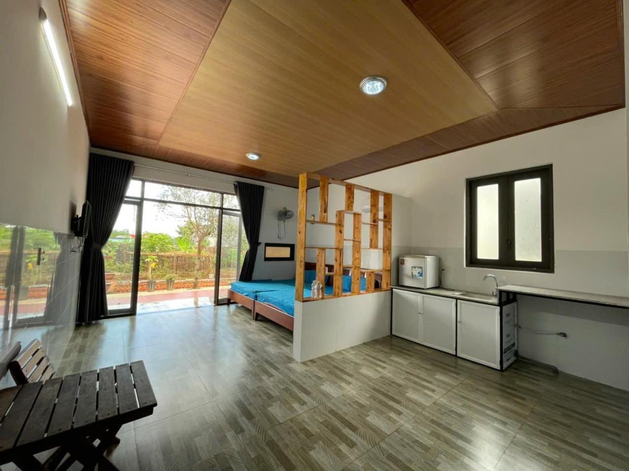 Thu Hien Hotel Pleiku - By Bay Luxury Plei Holang Exterior photo